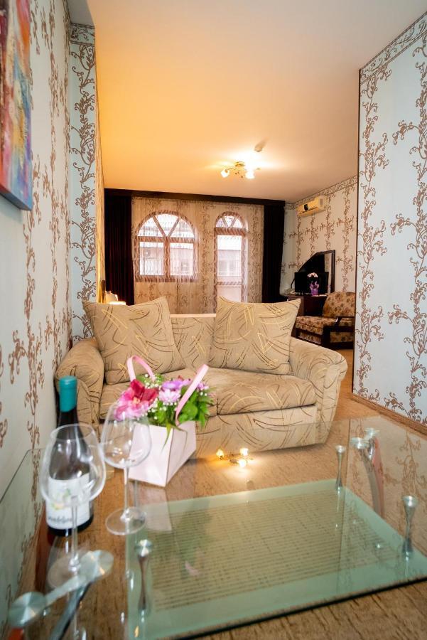 Globus Hotel Plovdiv Buitenkant foto