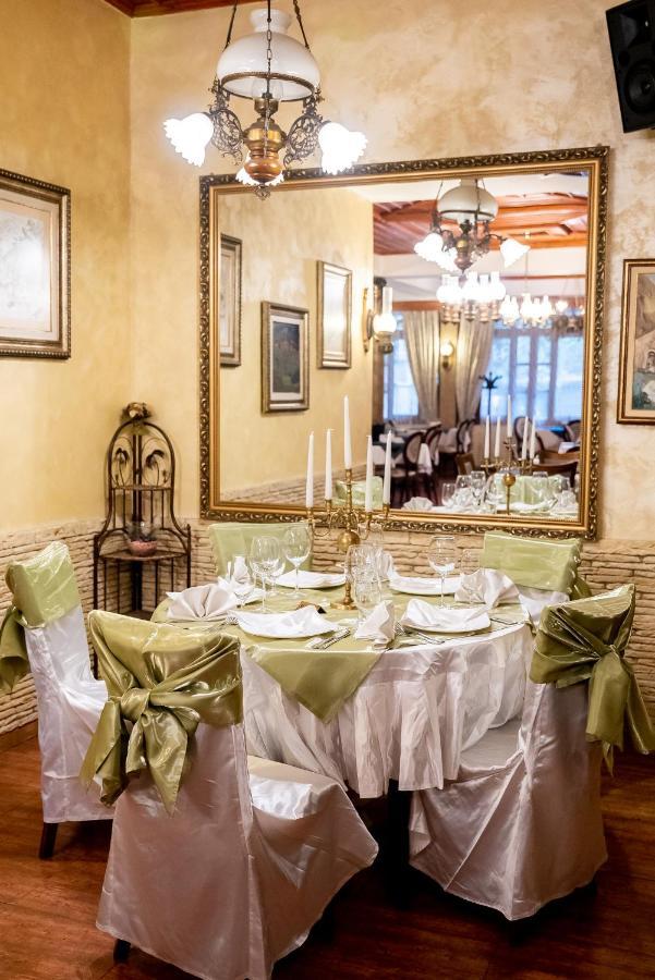 Globus Hotel Plovdiv Buitenkant foto