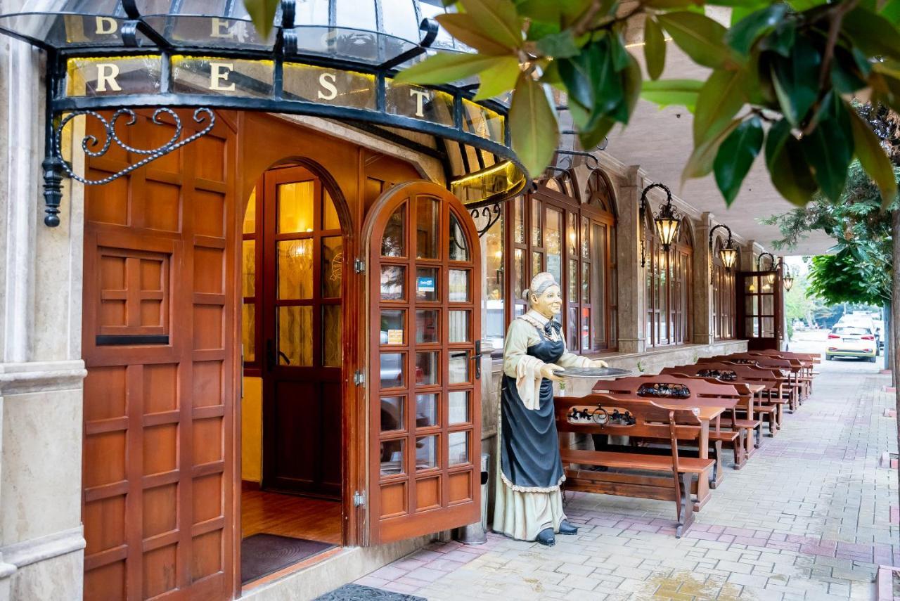 Globus Hotel Plovdiv Buitenkant foto