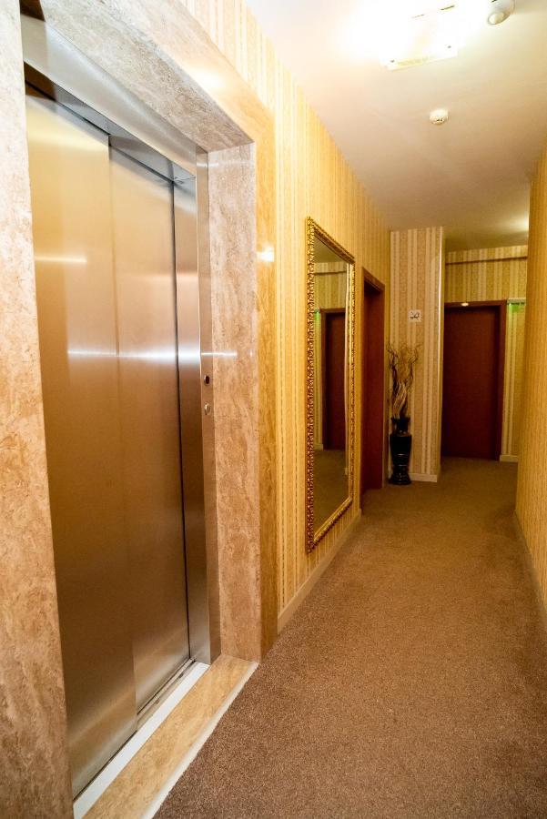 Globus Hotel Plovdiv Buitenkant foto